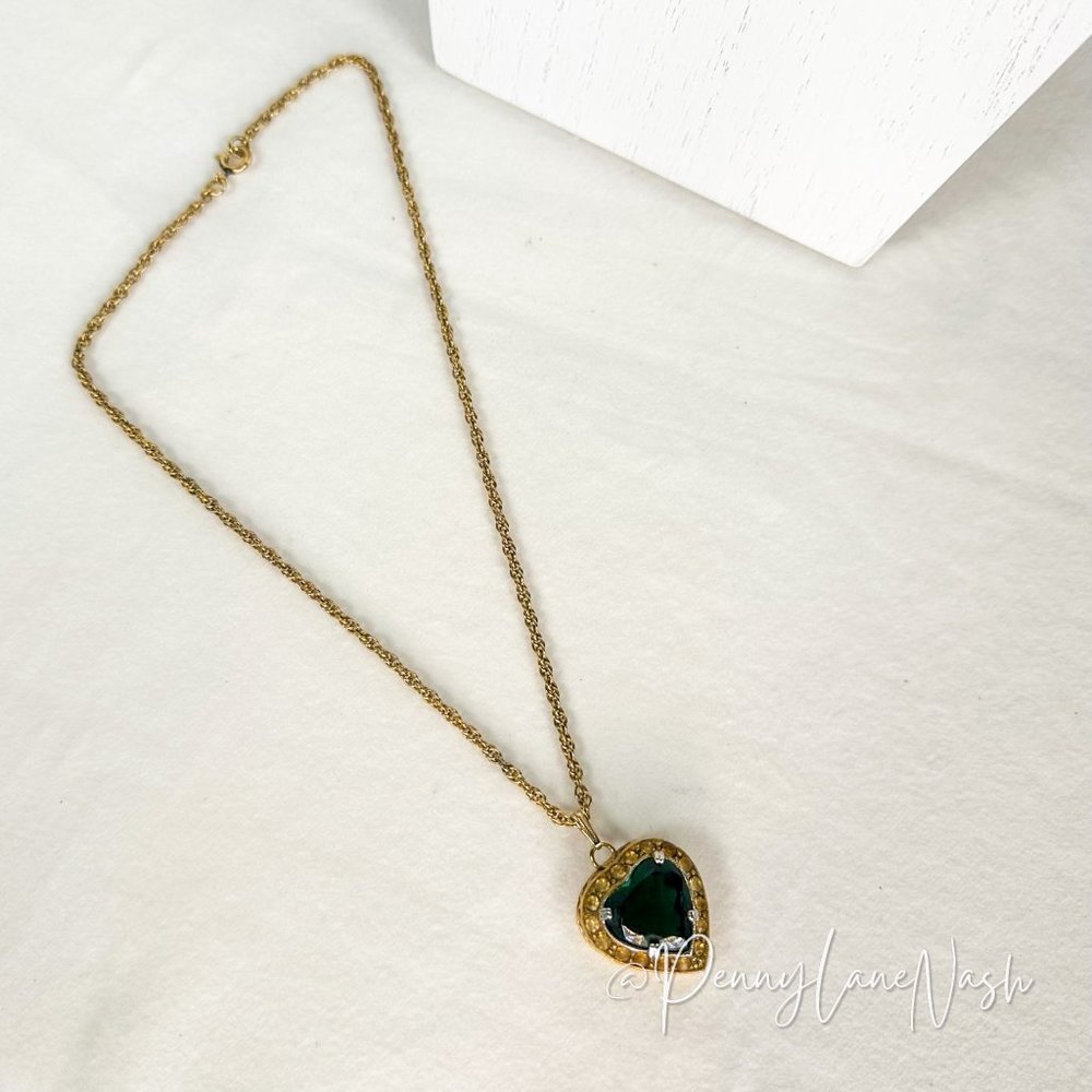Vintage Green Gem Heart Pendant w/ Rhinestone Necklace In Gold Plate - Picture 5 of 6